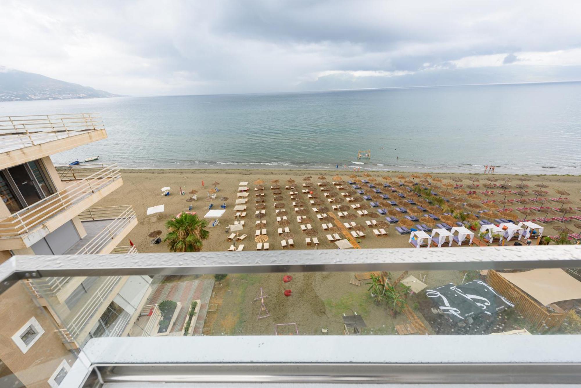 Sea & Sand Vlorë Exterior foto