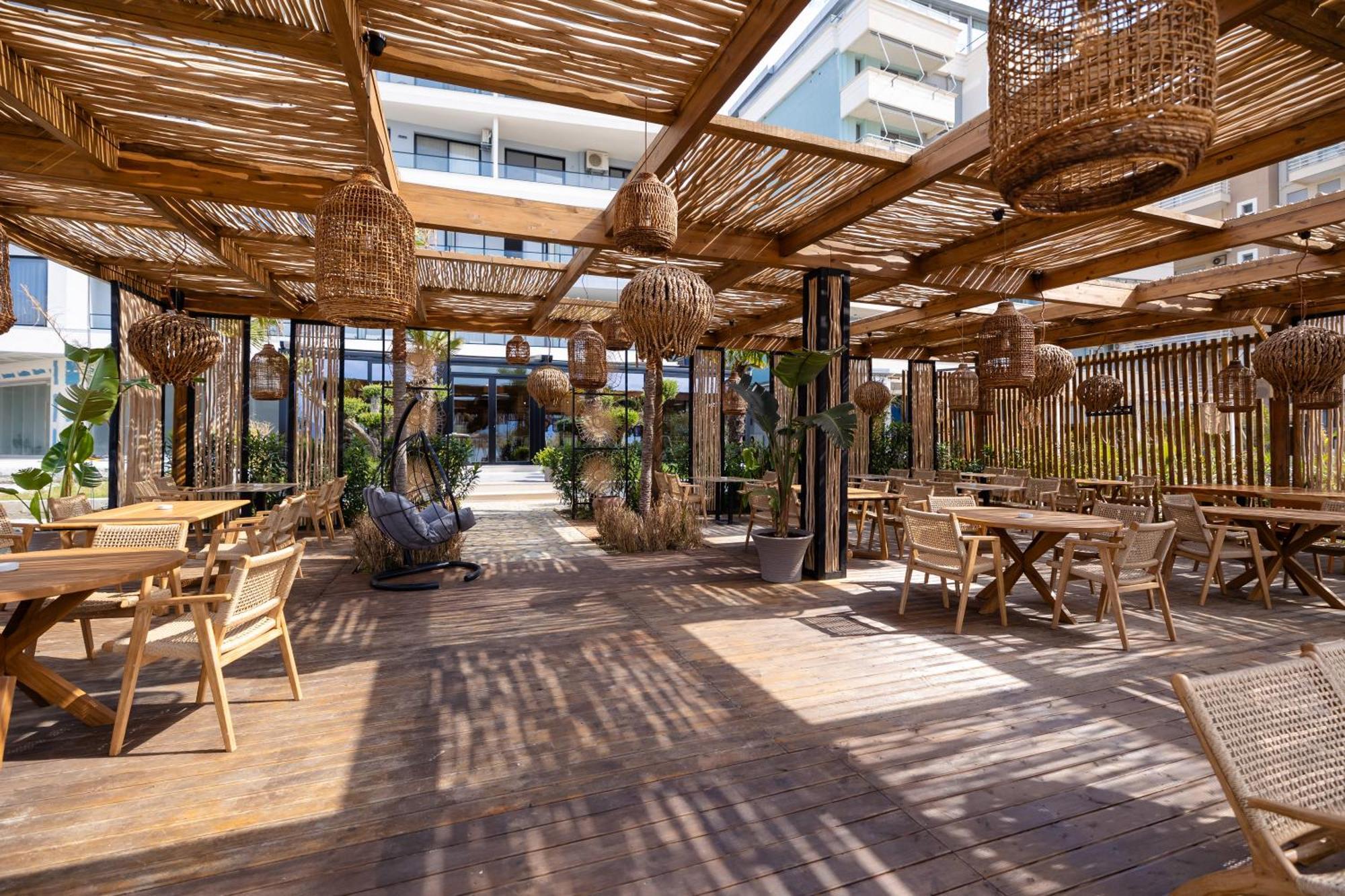 Sea & Sand Vlorë Exterior foto